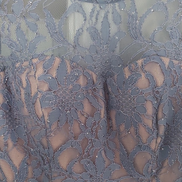 Lace full length formal gown - Picture 4 of 5